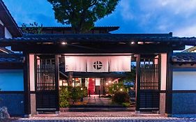 雅瓦拉其佐藤雅多亚酒店